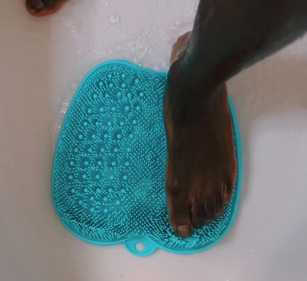Silicone Foot Scrubber Shower Mat – Non-Slip Exfoliating Foot Massager with Suction Cups